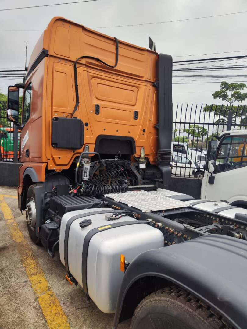 Caminhão MERCEDES BENZ MB 2653 Chassis ANO 2023 de De Nigris em São Paulo