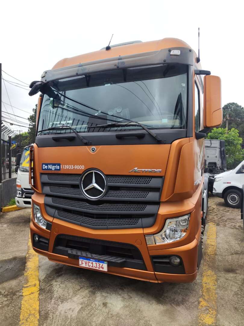 Caminhão MERCEDES BENZ MB 2653 Chassis ANO 2023 de De Nigris em São Paulo