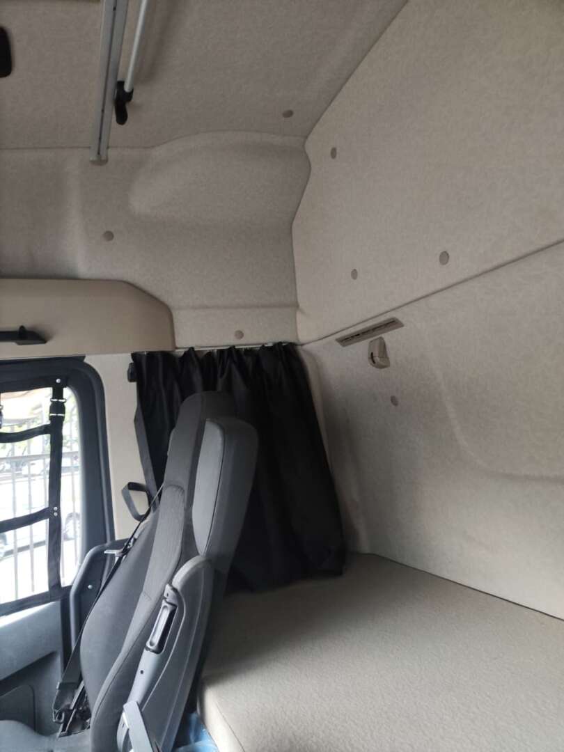 Caminhão MERCEDES BENZ MB 2653 Chassis ANO 2023 de De Nigris em São Paulo