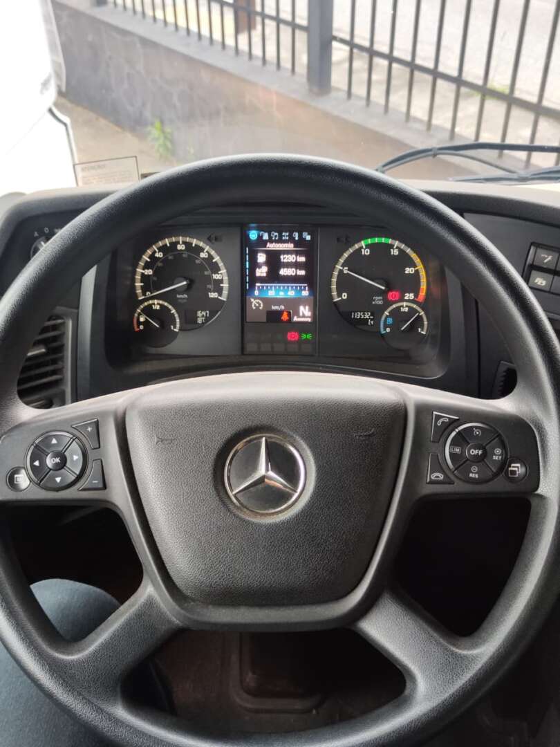 Caminhão MERCEDES BENZ MB 2653 Chassis ANO 2023 de De Nigris em São Paulo