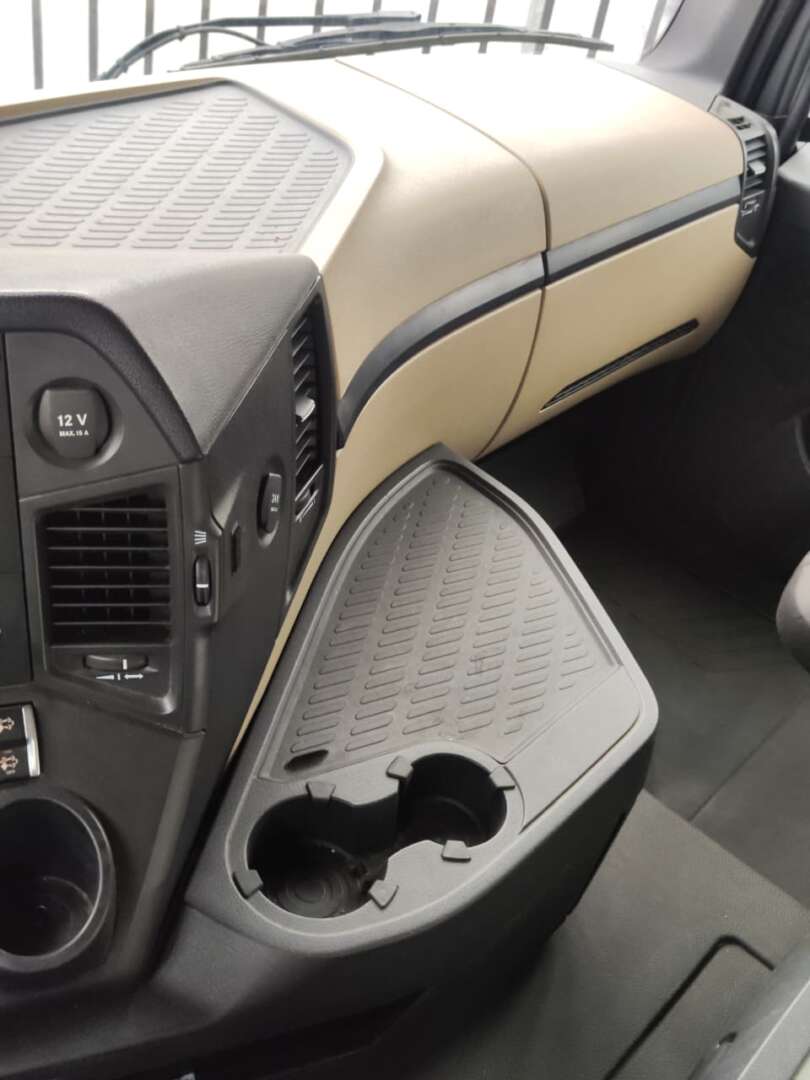Caminhão MERCEDES BENZ MB 2653 Chassis ANO 2023 de De Nigris em São Paulo