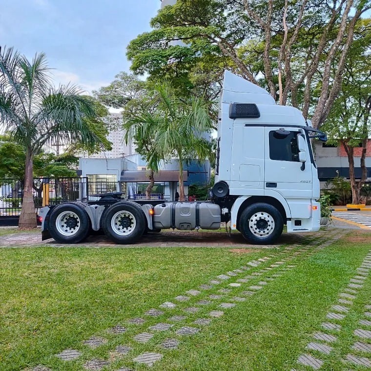 Caminhão MERCEDES BENZ MB 2651 Chassis ANO 2019 de De Nigris em São Paulo