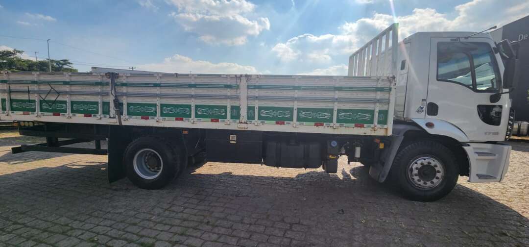 Caminhão FORD CARGO 1719 Carroceria ANO 2015 de De Nigris em São Paulo
