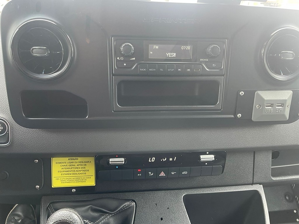 Caminhão MERCEDES BENZ SPRINTER Passageiro ANO 2020 de De Nigris em São Paulo