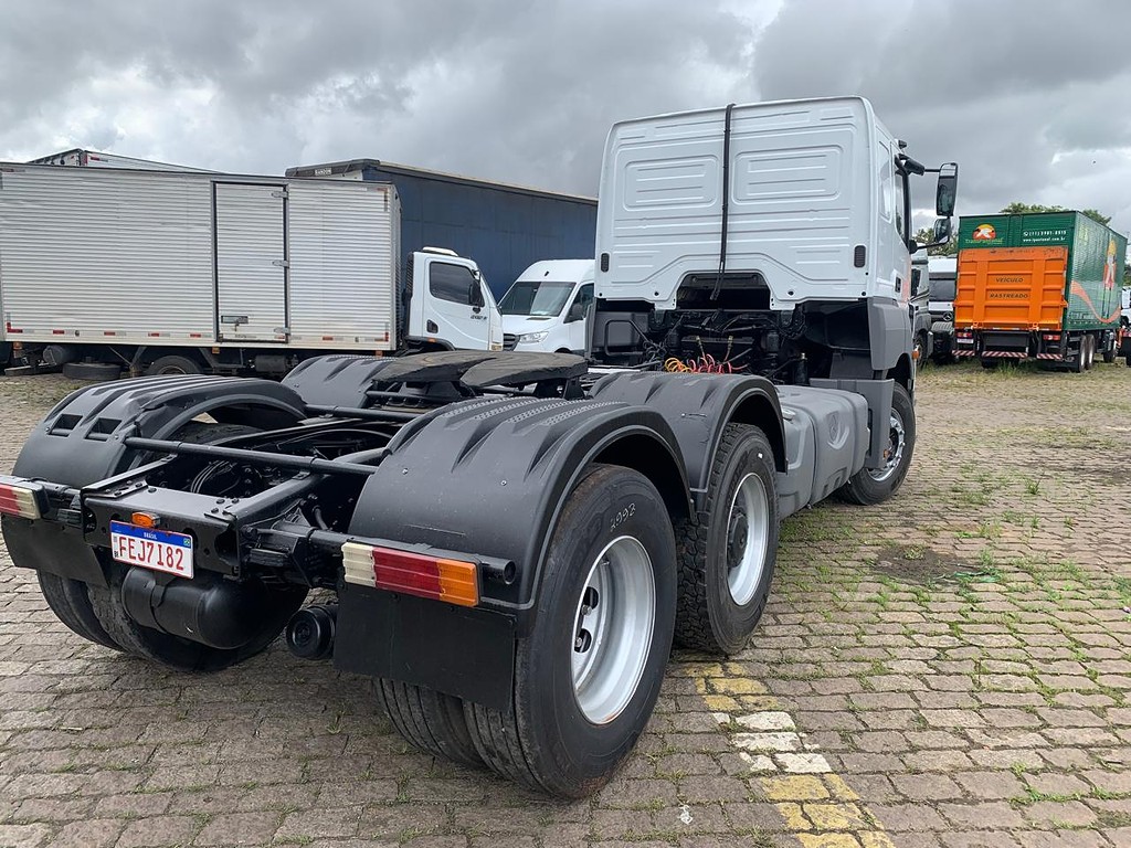 Caminhão MERCEDES BENZ MB 2544 Chassis ANO 2013 de De Nigris em São Paulo