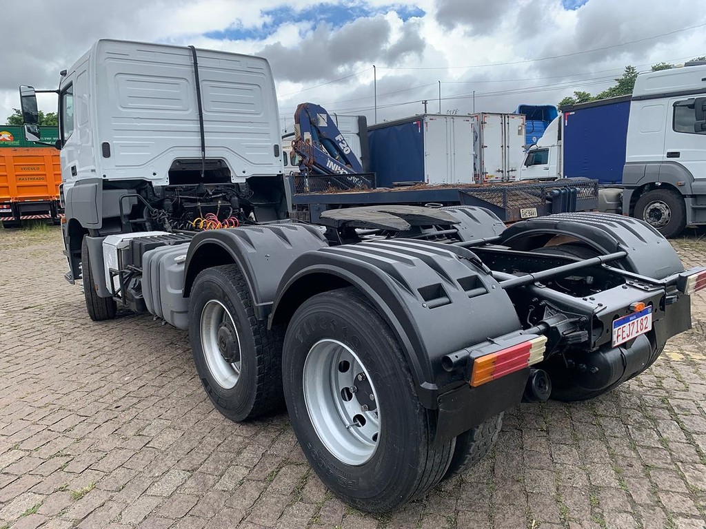 Caminhão MERCEDES BENZ MB 2544 Chassis ANO 2013 de De Nigris em São Paulo
