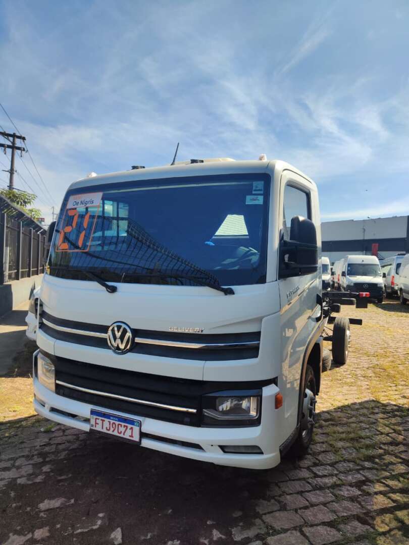 Caminhão VOLKSWAGEN VW 24280 Chassis ANO 2015 de De Nigris em São Paulo