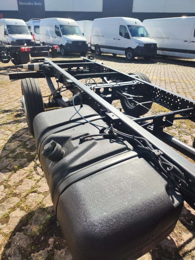 Caminhão VOLKSWAGEN VW 24280 Chassis ANO 2015 de De Nigris em São Paulo