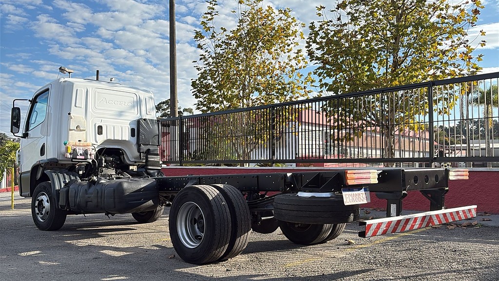 Caminhão MERCEDES BENZ MB 1016 Chassis ANO 2018 de De Nigris em São Paulo