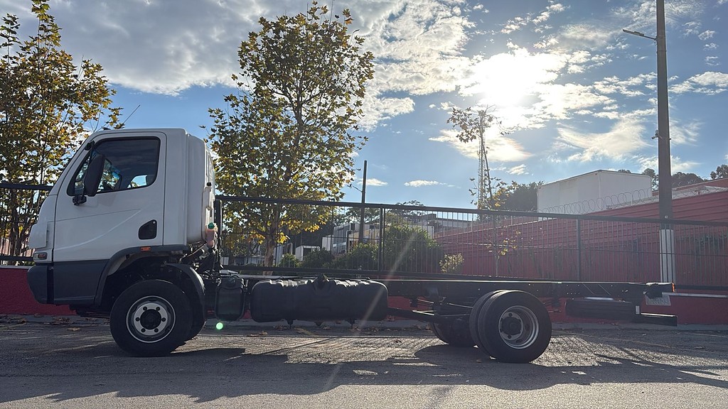 Caminhão MERCEDES BENZ MB 1016 Chassis ANO 2018 de De Nigris em São Paulo