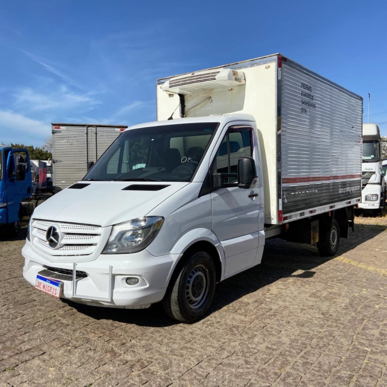 Caminhão MERCEDES BENZ SPRINTER Baú Térmico ANO 2018 de De Nigris em São Paulo