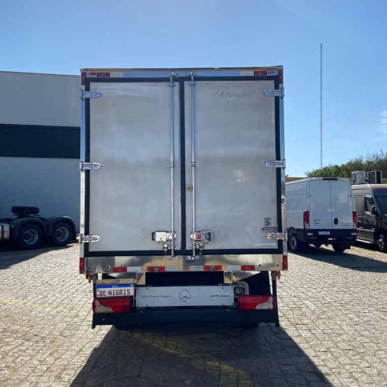 Caminhão MERCEDES BENZ SPRINTER Baú Térmico ANO 2018 de De Nigris em São Paulo