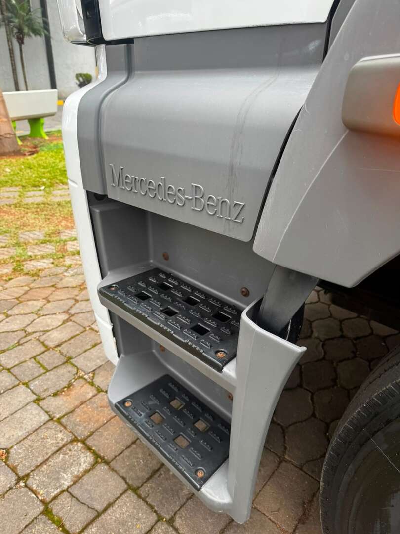 Caminhão MERCEDES BENZ MB 2544 Chassis ANO 2022 de De Nigris em São Paulo