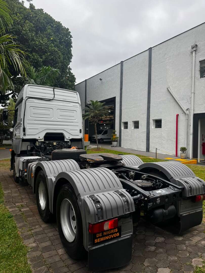 Caminhão MERCEDES BENZ MB 2544 Chassis ANO 2022 de De Nigris em São Paulo