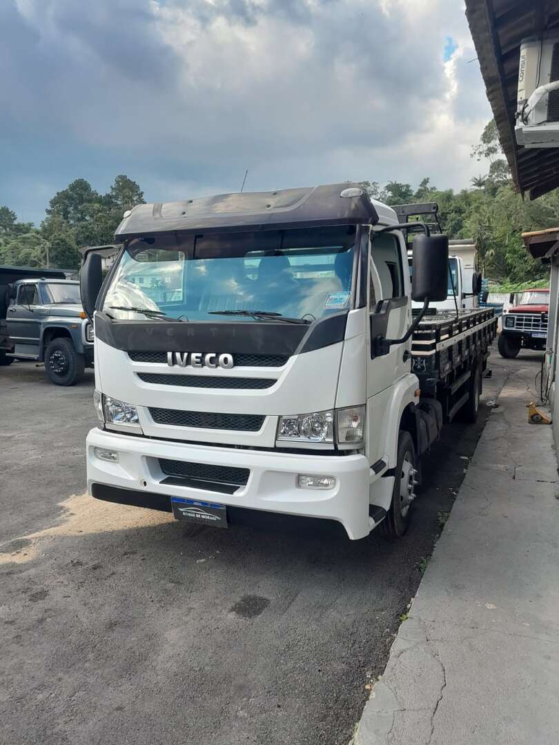 Caminhão IVECO VERTIS HD 90V18 ANO 2014 Carroceria de Roque de Moraes Caminhões em São Paulo