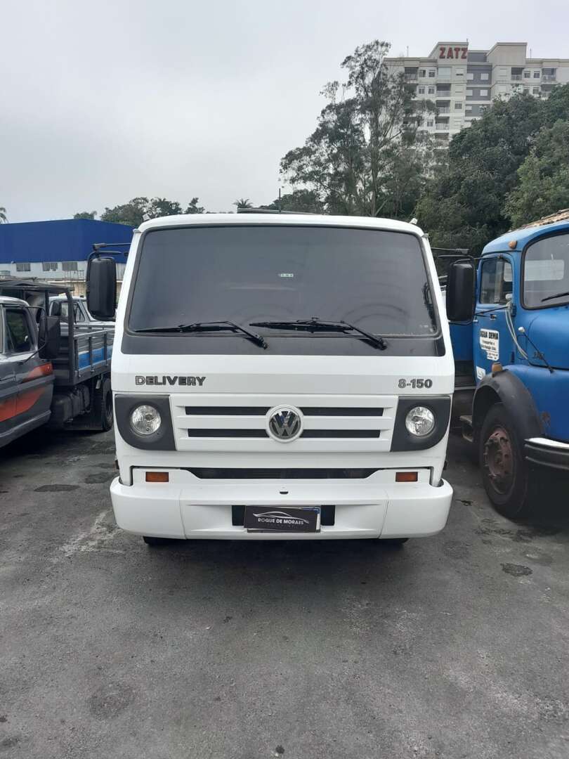 Caminhão VOLKSWAGEN VW 8150 Plataforma Guincho ANO 2011 de Roque de Moraes Caminhões em São Paulo