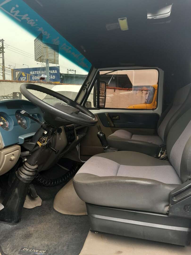 Caminhão VOLKSWAGEN VW 8150 Plataforma Guincho ANO 2011 de Roque de Moraes Caminhões em São Paulo