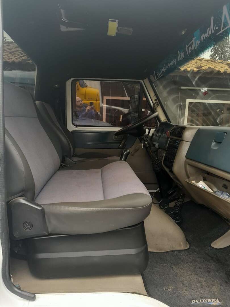 Caminhão VOLKSWAGEN VW 8150 Plataforma Guincho ANO 2011 de Roque de Moraes Caminhões em São Paulo