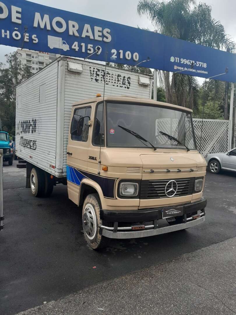 Caminhão MERCEDES BENZ MB 608 Baú Furgão ANO 1986 de Roque de Moraes Caminhões em São Paulo