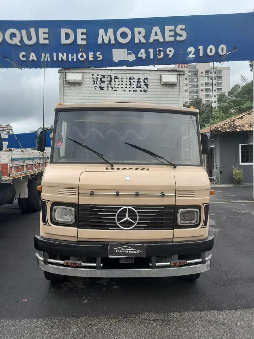 Caminhão MERCEDES BENZ MB 608 Baú Furgão ANO 1986 de Roque de Moraes Caminhões em São Paulo