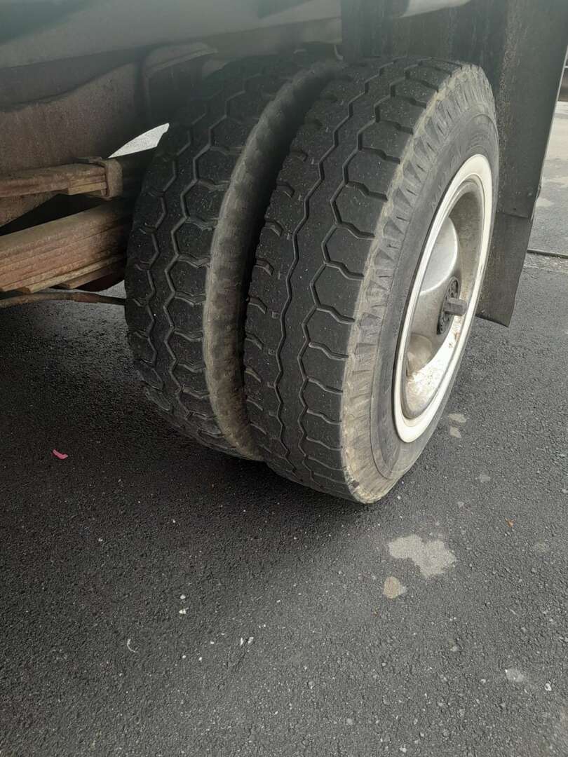 Caminhão MERCEDES BENZ MB 608 Baú Furgão ANO 1986 de Roque de Moraes Caminhões em São Paulo
