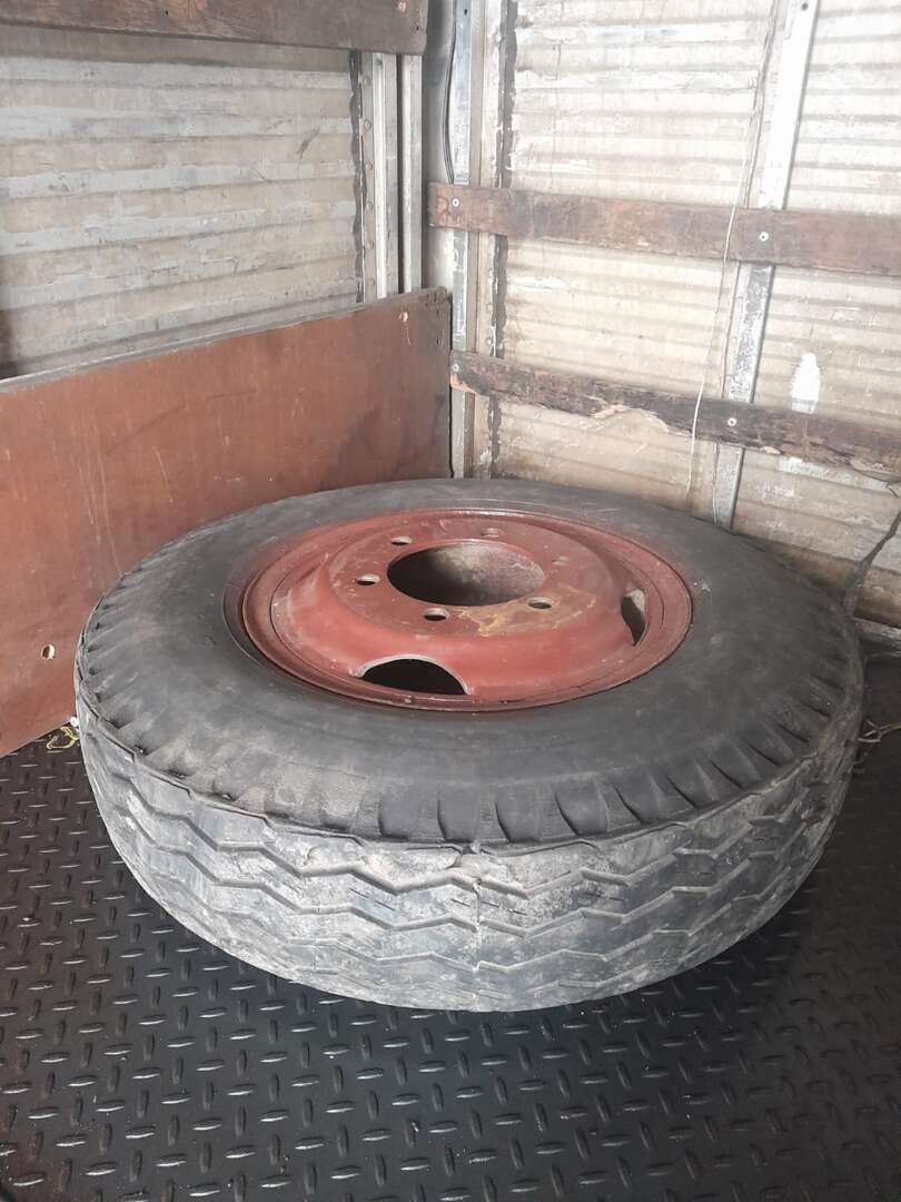 Caminhão MERCEDES BENZ MB 608 Baú Furgão ANO 1986 de Roque de Moraes Caminhões em São Paulo