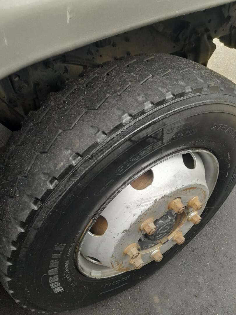 Caminhão VOLKSWAGEN VW 13180 Caçamba Basculante ANO 2012 de Roque de Moraes Caminhões em São Paulo