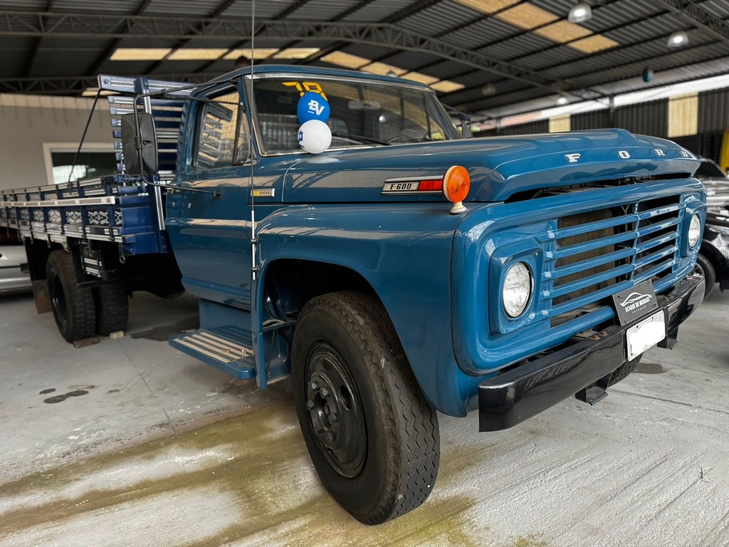 Caminhão FORD F-600 ANO 1978 Carroceria de Roque de Moraes Caminhões em São Paulo