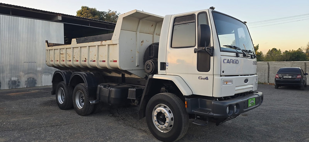 Caminhão FORD CARGO 2628 Caçamba Basculante ANO 2008 de Durau e Stoco Comercio de Caminhões LTDA no Paraná