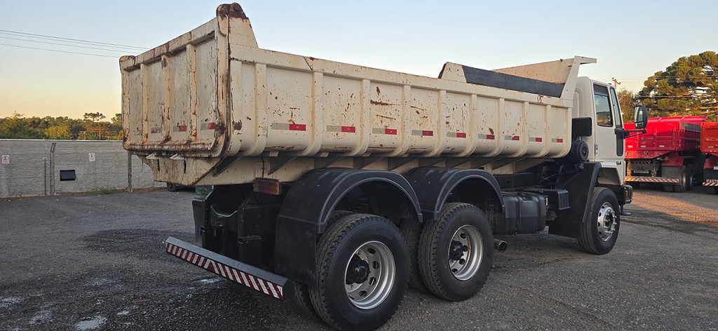 Caminhão FORD CARGO 2628 Caçamba Basculante ANO 2008 de Durau e Stoco Comercio de Caminhões LTDA no Paraná