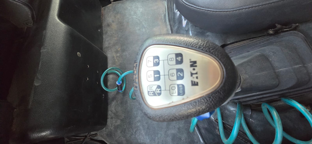 Caminhão FORD CARGO 2628 Caçamba Basculante ANO 2008 de Durau e Stoco Comercio de Caminhões LTDA no Paraná