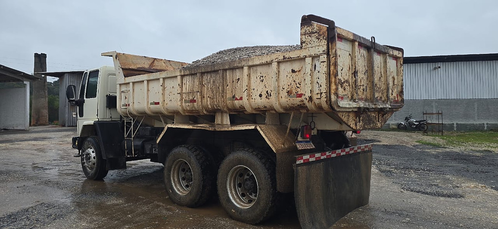 Caminhão FORD CARGO 2628 Caçamba Basculante ANO 2008 de Durau e Stoco Comercio de Caminhões LTDA no Paraná