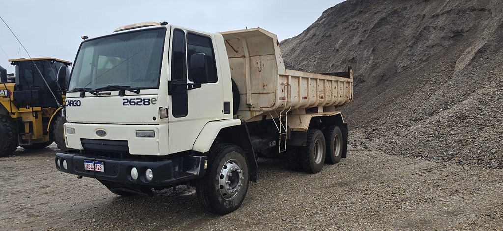 Caminhão FORD CARGO 2628 Caçamba Basculante ANO 2008 de Durau e Stoco Comercio de Caminhões LTDA no Paraná