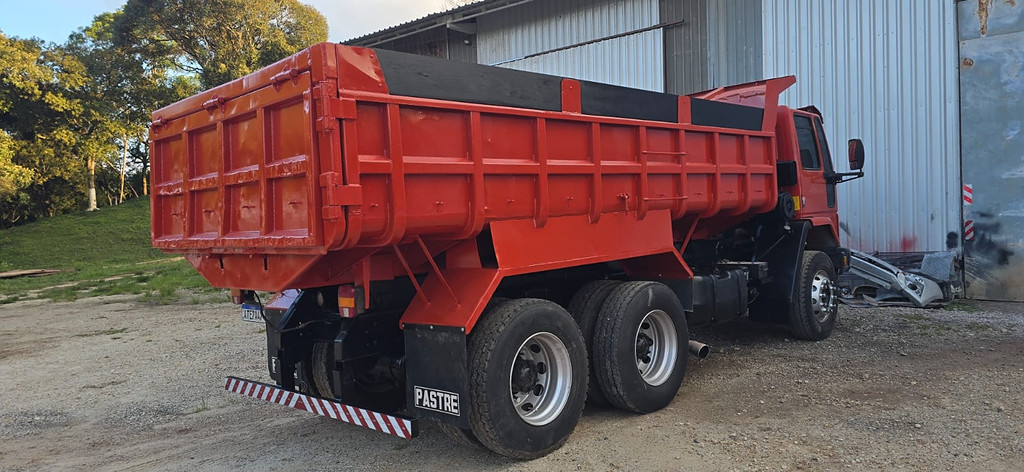 Caminhão FORD CARGO 2628 Caçamba Basculante ANO 2009 de Durau e Stoco Comercio de Caminhões LTDA no Paraná