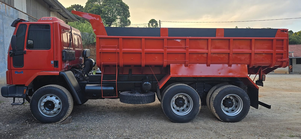 Caminhão FORD CARGO 2628 Caçamba Basculante ANO 2009 de Durau e Stoco Comercio de Caminhões LTDA no Paraná