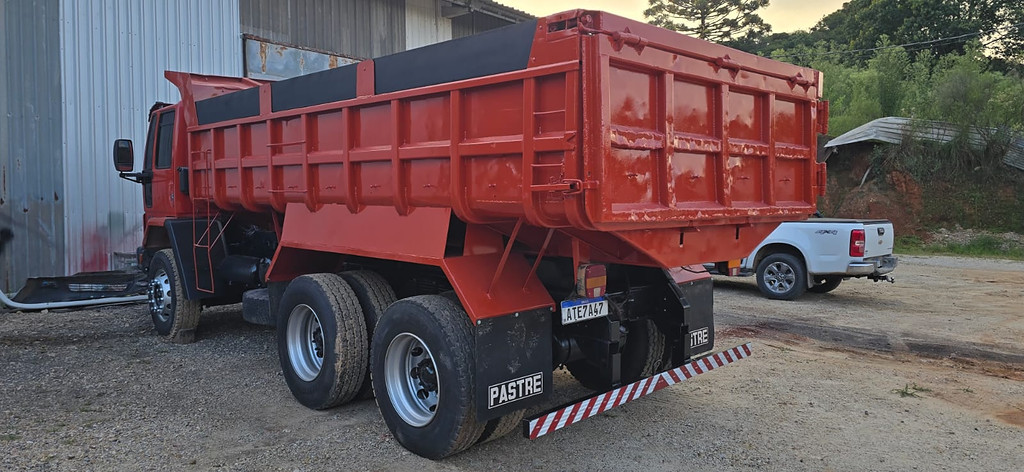 Caminhão FORD CARGO 2628 Caçamba Basculante ANO 2009 de Durau e Stoco Comercio de Caminhões LTDA no Paraná