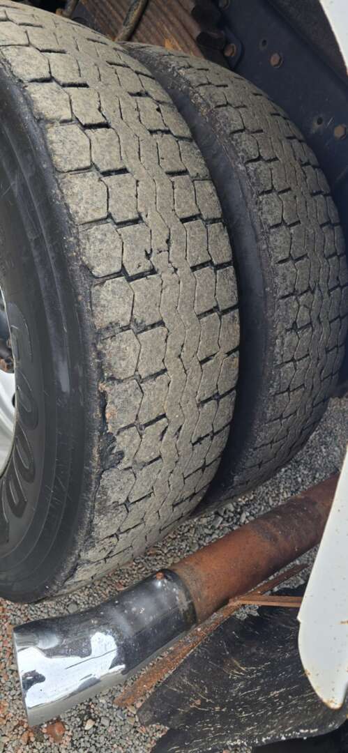 Caminhão FORD CARGO 2628 Caçamba Basculante ANO 2011 de Durau e Stoco Comercio de Caminhões LTDA no Paraná