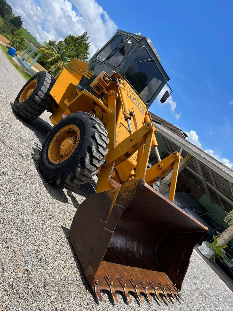 PA CARREGADEIRA CASE W20E ANO 1999 de Durau e Stoco Comercio de Caminhões LTDA no Paraná