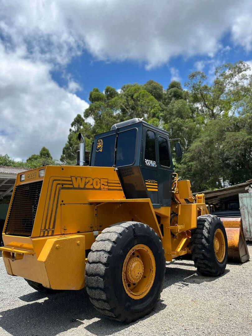 PA CARREGADEIRA CASE W20E ANO 1999 de Durau e Stoco Comercio de Caminhões LTDA no Paraná