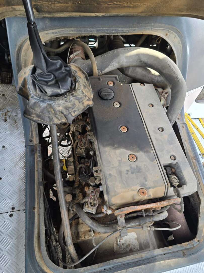 ÔNIBUS MERCEDES BENZ MB 1418 Passageiro ANO 2004 de Durau e Stoco Comercio de Caminhões LTDA no Paraná