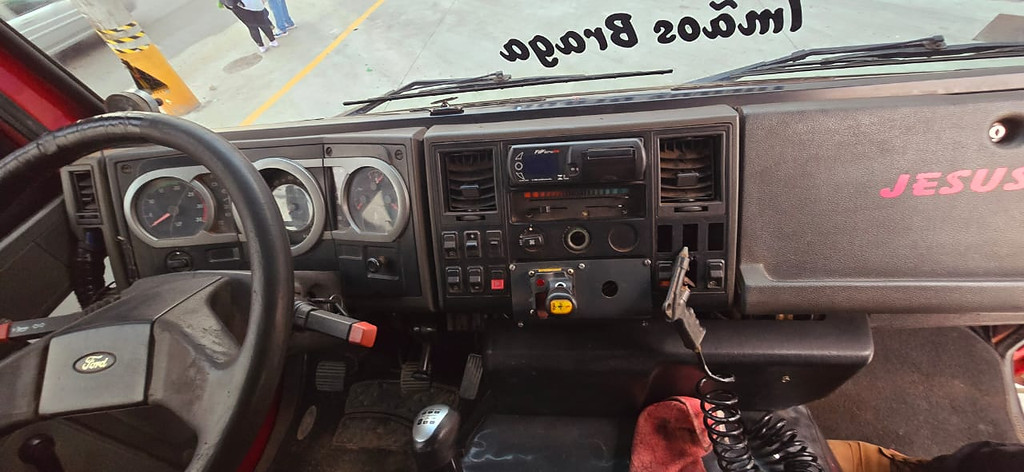 Caminhão FORD CARGO 2628 Caçamba Basculante ANO 2006 de Durau e Stoco Comercio de Caminhões LTDA no Paraná