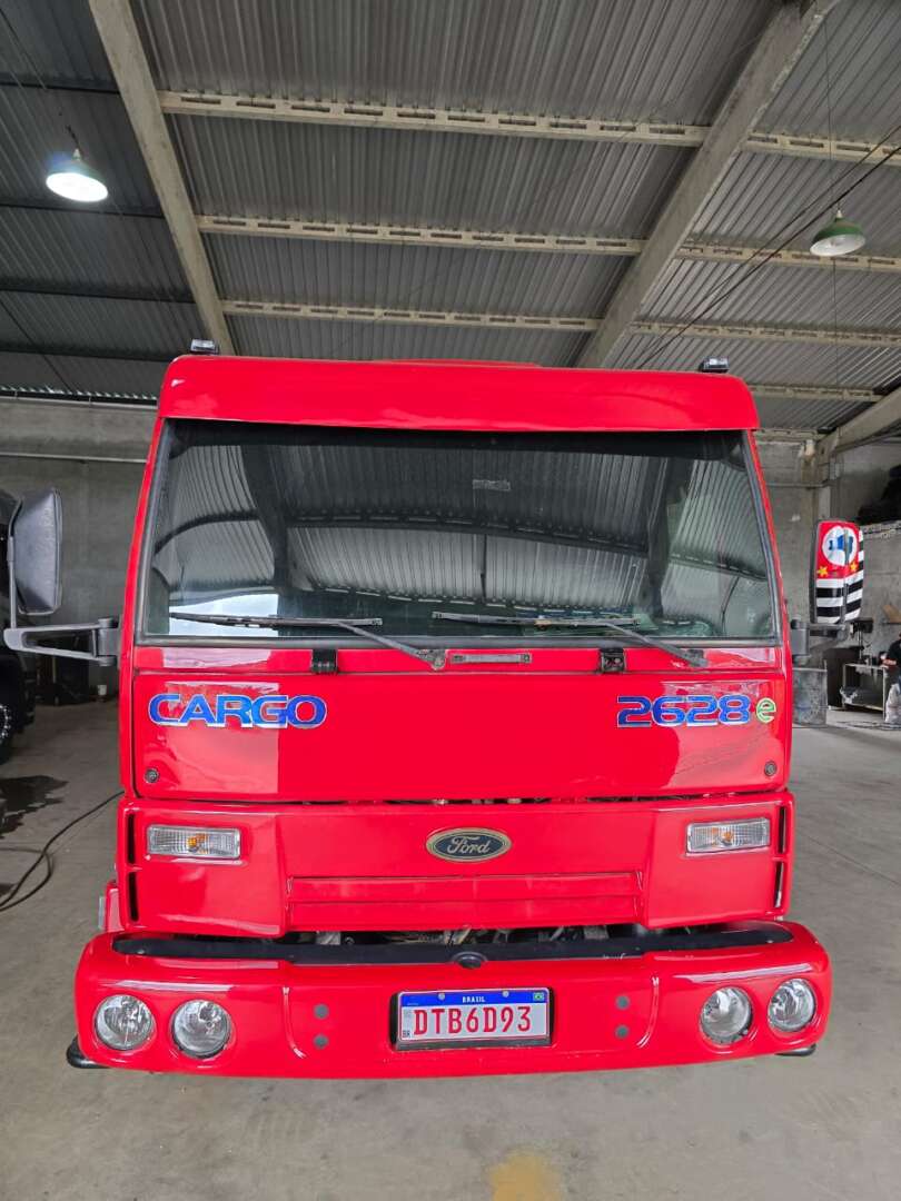 Caminhão FORD CARGO 2628 Caçamba Basculante ANO 2006 de Durau e Stoco Comercio de Caminhões LTDA no Paraná