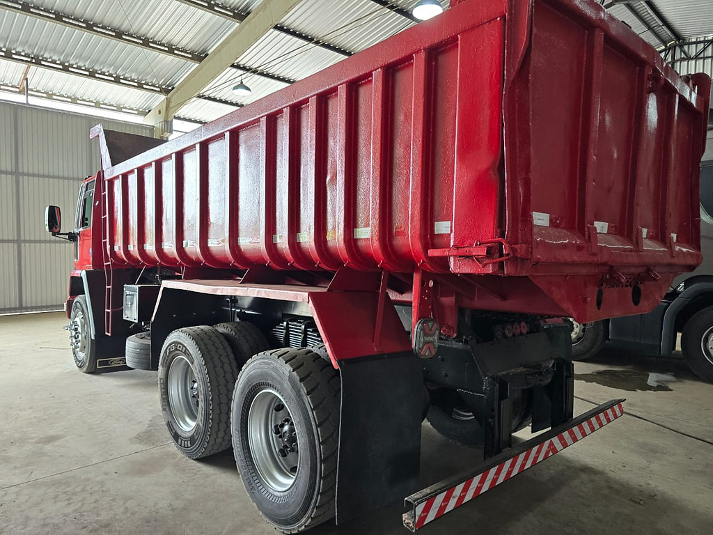Caminhão FORD CARGO 2628 Caçamba Basculante ANO 2006 de Durau e Stoco Comercio de Caminhões LTDA no Paraná