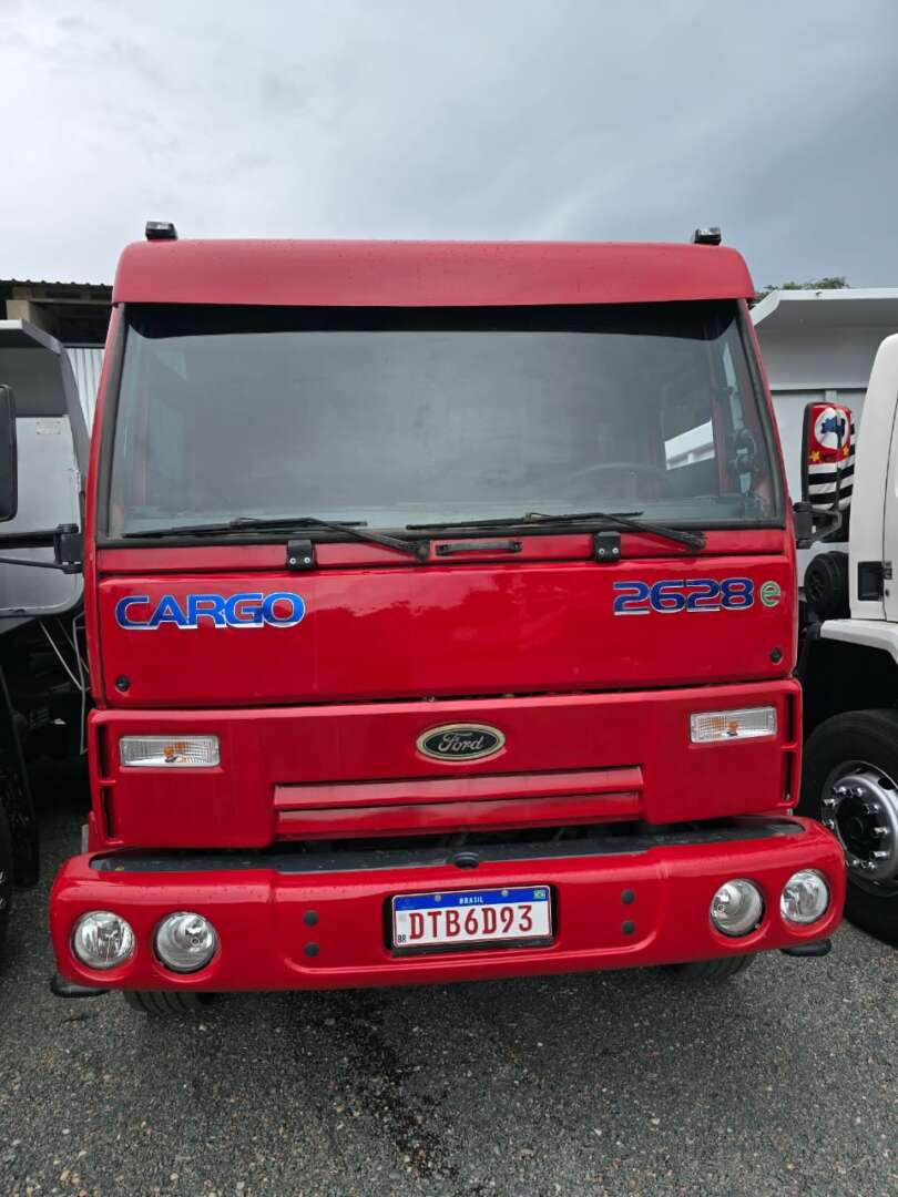 Caminhão FORD CARGO 2628 Caçamba Basculante ANO 2006 de Durau e Stoco Comercio de Caminhões LTDA no Paraná