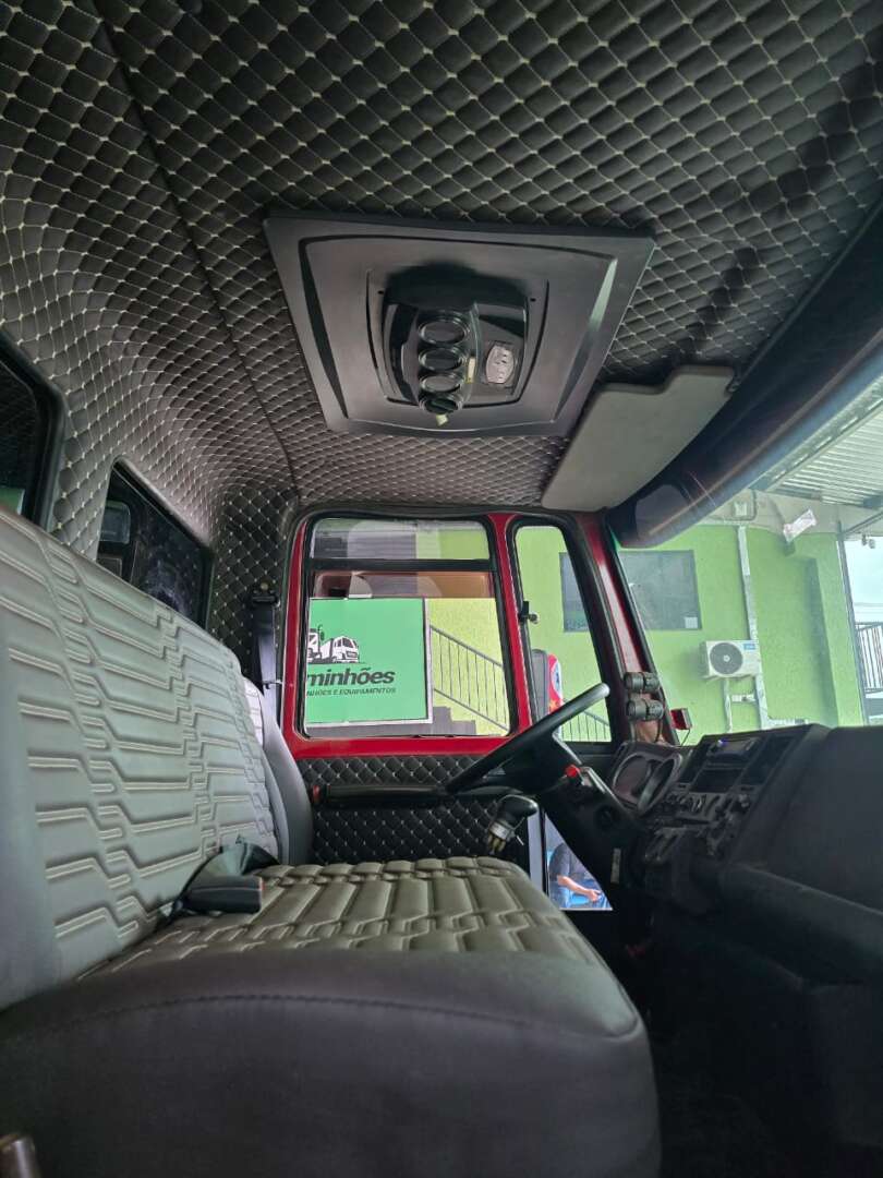 Caminhão FORD CARGO 2628 Caçamba Basculante ANO 2006 de Durau e Stoco Comercio de Caminhões LTDA no Paraná