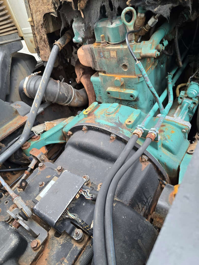 Caminhão VOLVO VM 260 Caçamba Basculante ANO 2011 de Durau e Stoco Comercio de Caminhões LTDA no Paraná