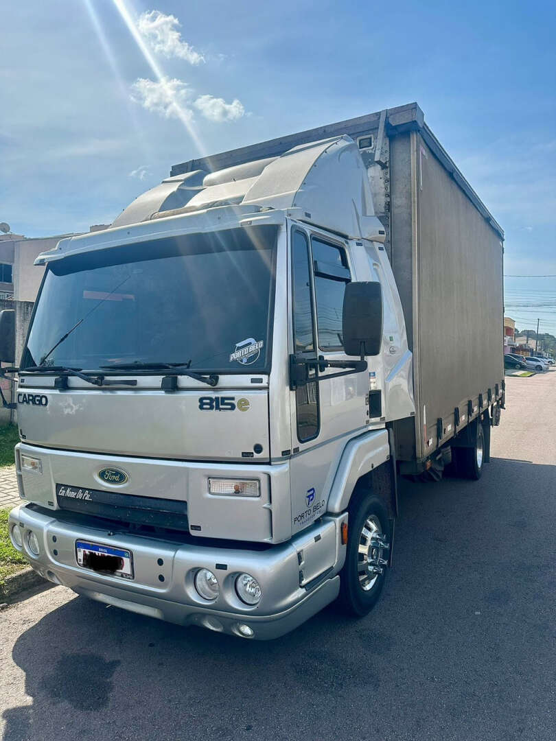 Caminhão FORD CARGO 815 Baú Sider ANO 2010 de Durau e Stoco Comercio de Caminhões LTDA no Paraná