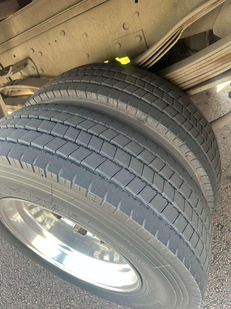 Caminhão FORD CARGO 815 Baú Sider ANO 2010 de Durau e Stoco Comercio de Caminhões LTDA no Paraná