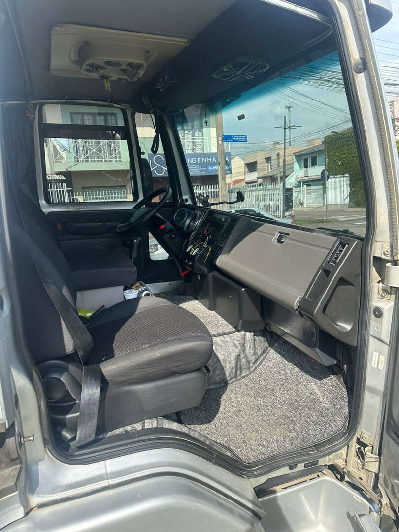 Caminhão FORD CARGO 815 Baú Sider ANO 2010 de Durau e Stoco Comercio de Caminhões LTDA no Paraná