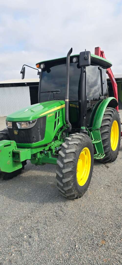 TRATOR JOHN DEERE JOHN DEERE 5080 ANO 2019 de Durau e Stoco Comercio de Caminhões LTDA no Paraná